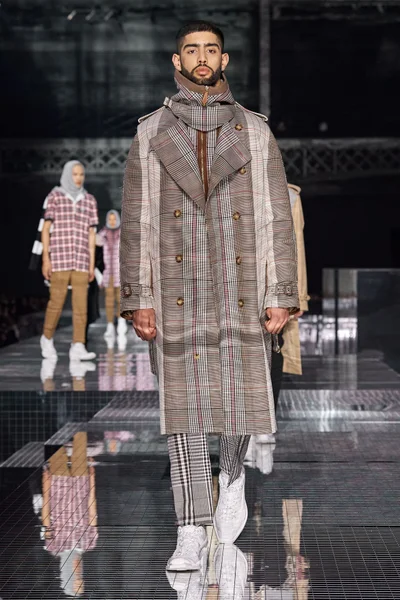 Look 60